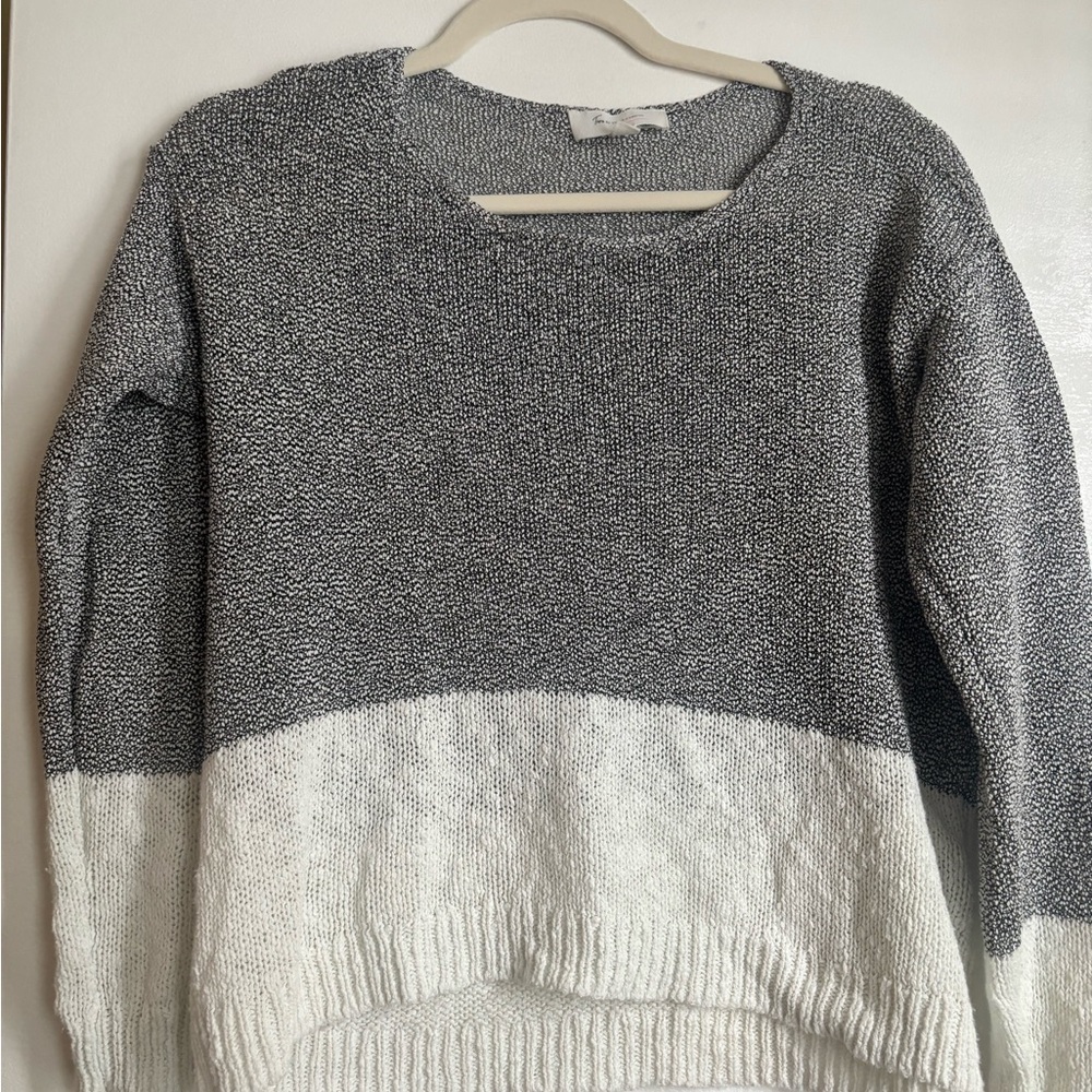 Vince Camuto Two-Tone Gray and Cream Sweater